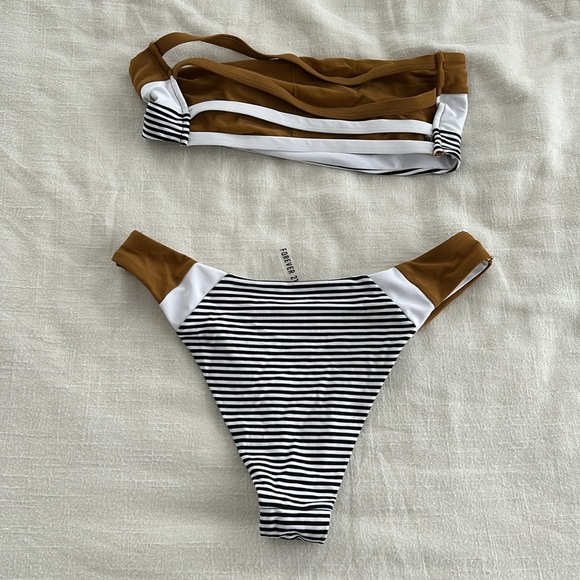 Forever 21 bandeau bikini - Picture 2 of 3